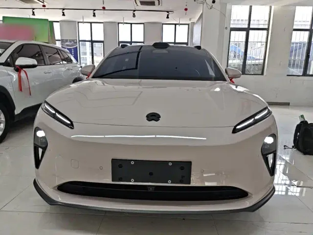 Nio ET5 Touring — Фото автомобиля 2