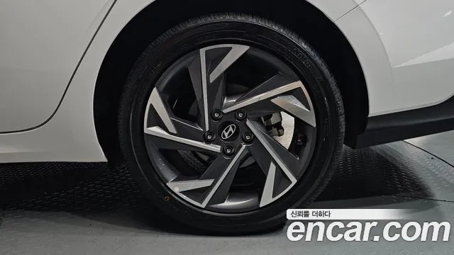 Hyundai AVANTE Новый Avante (CN7) — Фото автомобиля 19