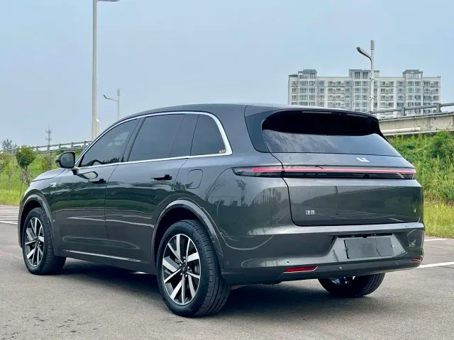 Li Auto L7 — Фото автомобиля 27