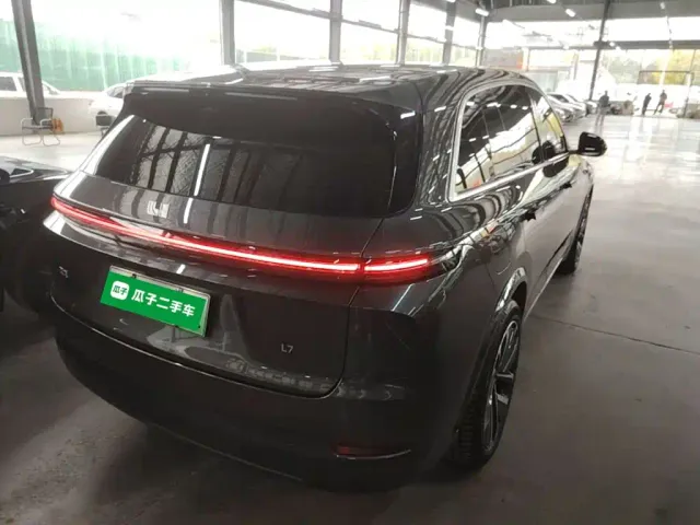 Li Auto L7 — Фото автомобиля 6