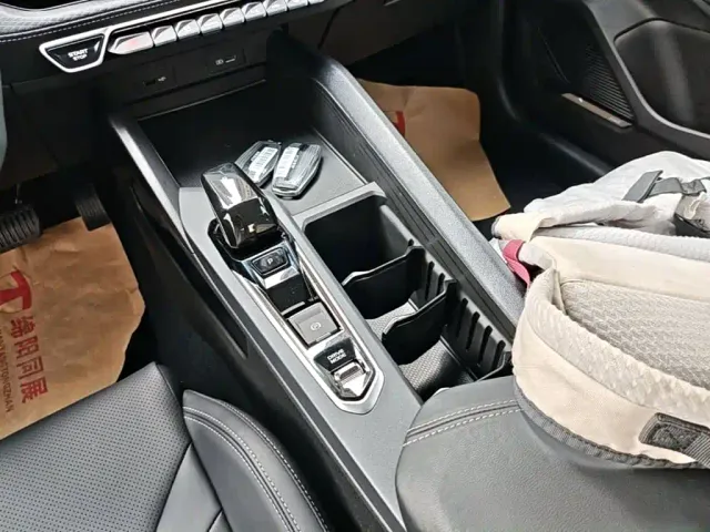 Geely Binrui — Фото автомобиля 9