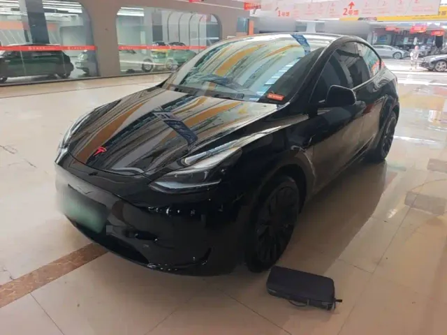 Фотография автомобиля — Tesla Model Y