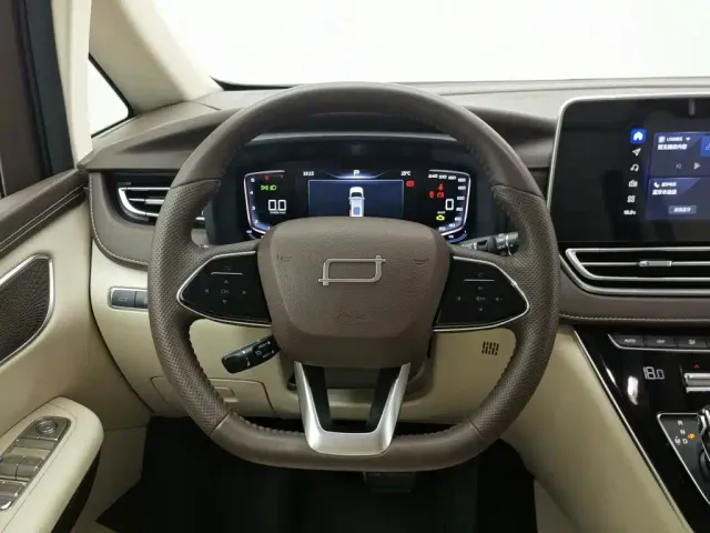 Bestune Besturn M9 — Фото автомобиля 11