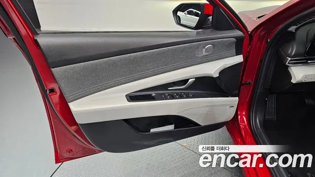 Hyundai AVANTE Avante (CN7) — Фото автомобиля 23