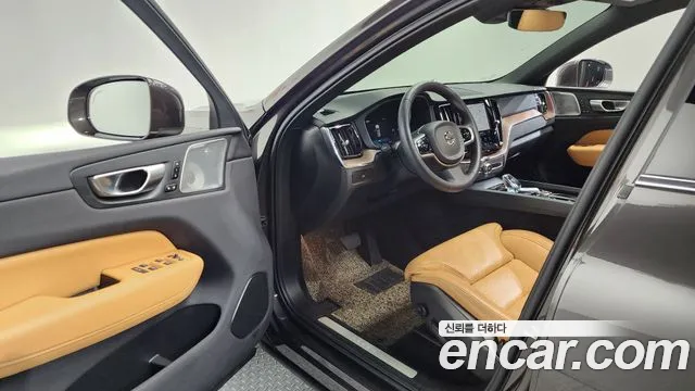Вольво XC60 — Фото автомобиля 8