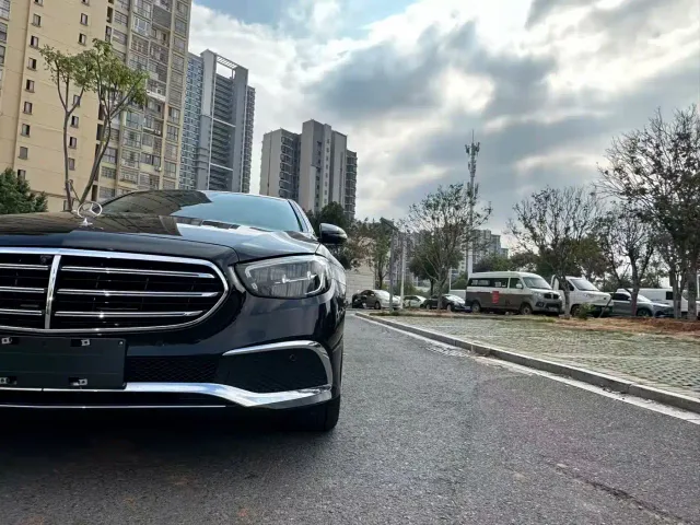 Mercedes-Benz E-Class — Фото автомобиля 14