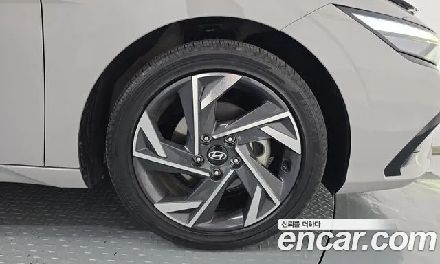 Hyundai Avante CN7 — Фото автомобиля 6