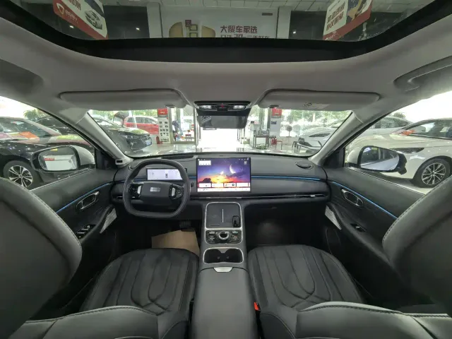 Geely Galaxy Starship 7 EM-i — Фото автомобиля 9