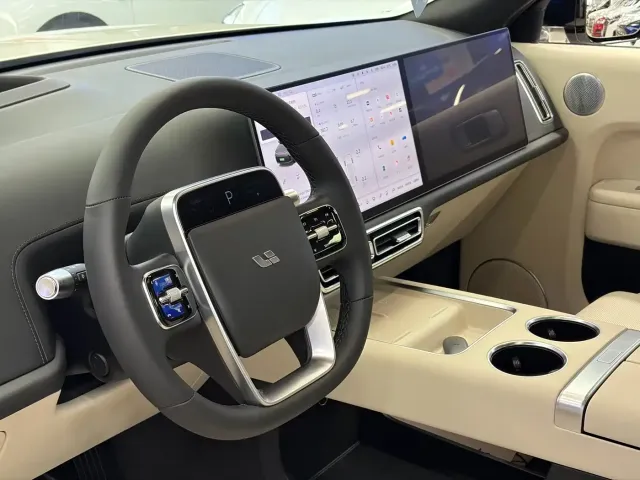 Li Auto L9 — Фото автомобиля 12