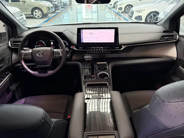 Toyota Granvia — Фото автомобиля 10