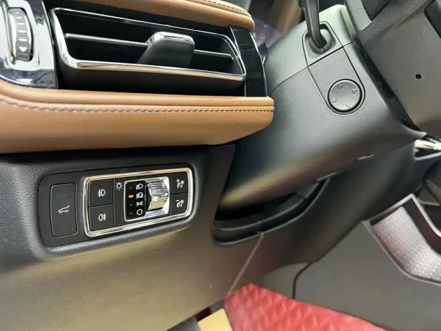 Lincoln Aviator — Фото автомобиля 28