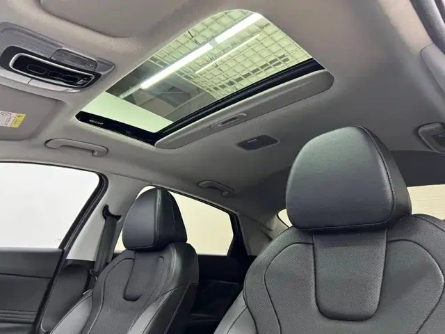 Hyundai Elantra — Фото автомобиля 14