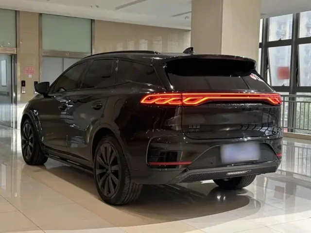 BYD Tang — Фото автомобиля 18