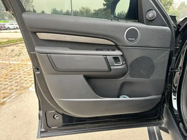 Land Rover Discovery — Фото автомобиля 14