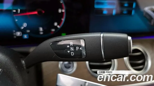 Mercedes-Benz E-Class — Фото автомобиля 9