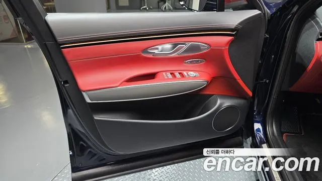 Genesis GV70 — Фото автомобиля 13