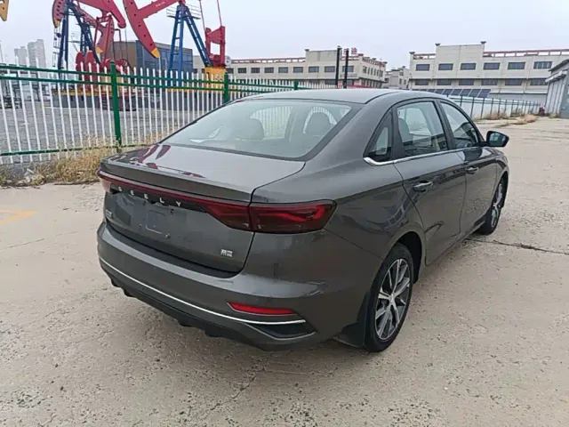 Geely Emgrand — Фото автомобиля 6