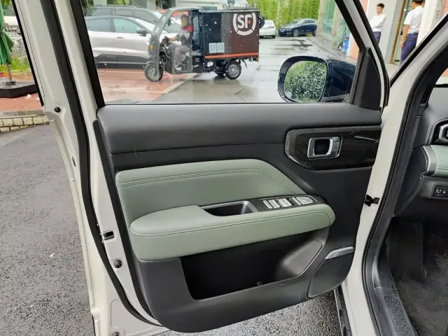 Baojun Yep Plus — Фото автомобиля 6