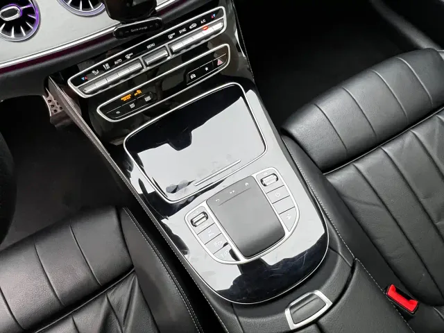 Mercedes-Benz E-Class — Фото автомобиля 15