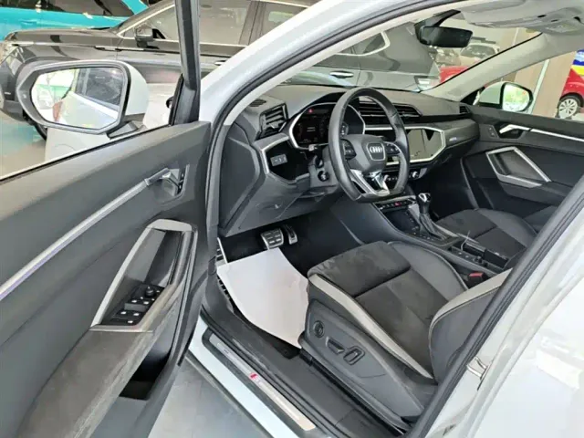 Audi Q3 — Фото автомобиля 15
