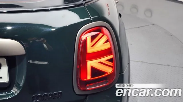 Mini Cooper Cooper 5 дверей Resolute Edition — Фото автомобиля 21