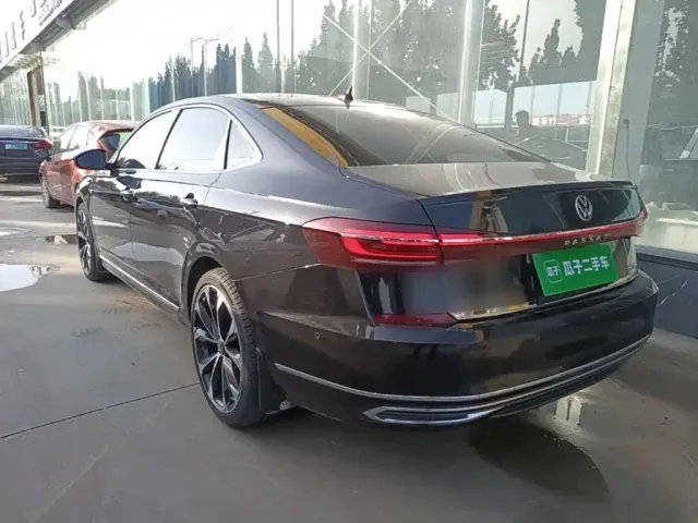 Volkswagen Passat — Фото автомобиля 4