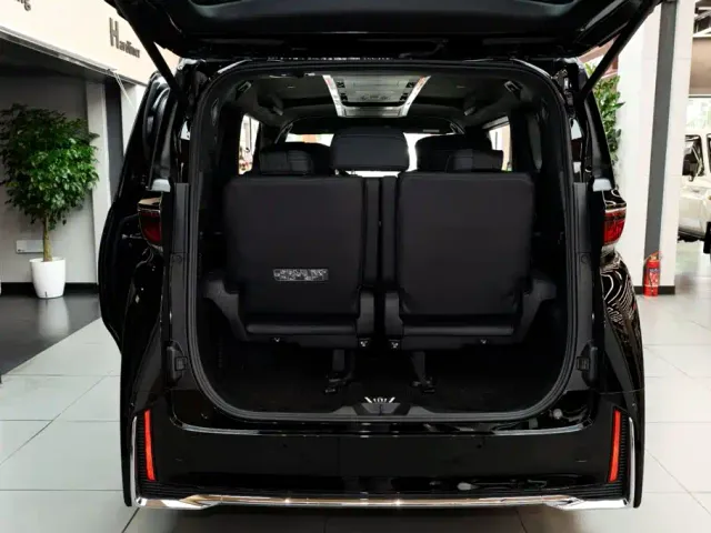 Toyota Vellfire — Фото автомобиля 6