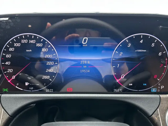 Mercedes-Benz E-Class — Фото автомобиля 9