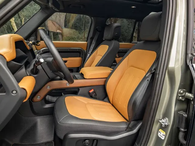 Land Rover Defender — Фото автомобиля 6