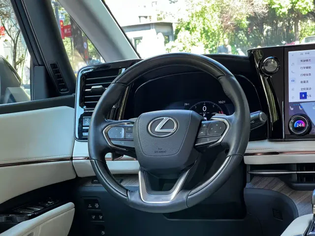 Lexus LM — Фото автомобиля 11