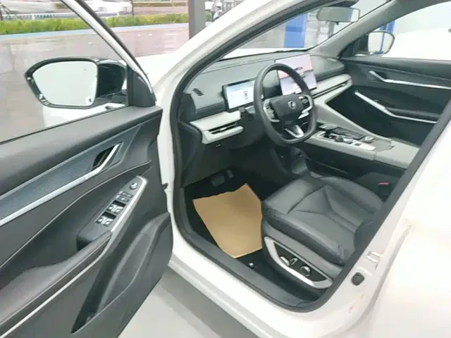 Changan CS75 Plus — Фото автомобиля 15