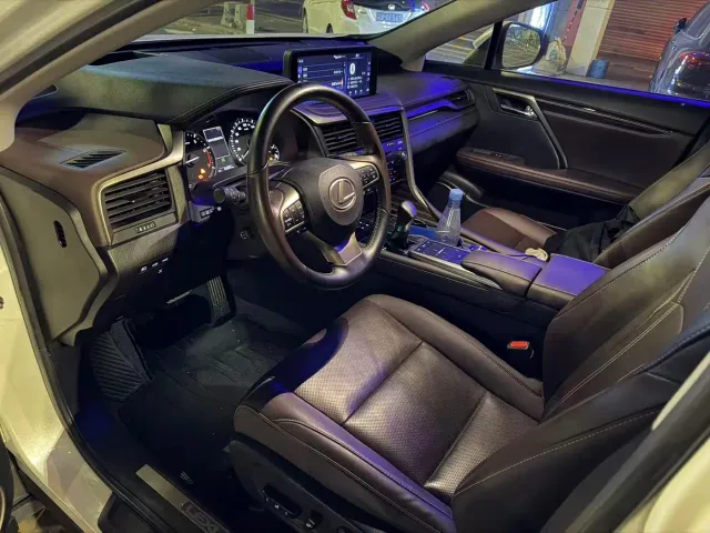Lexus RX — Фото автомобиля 4