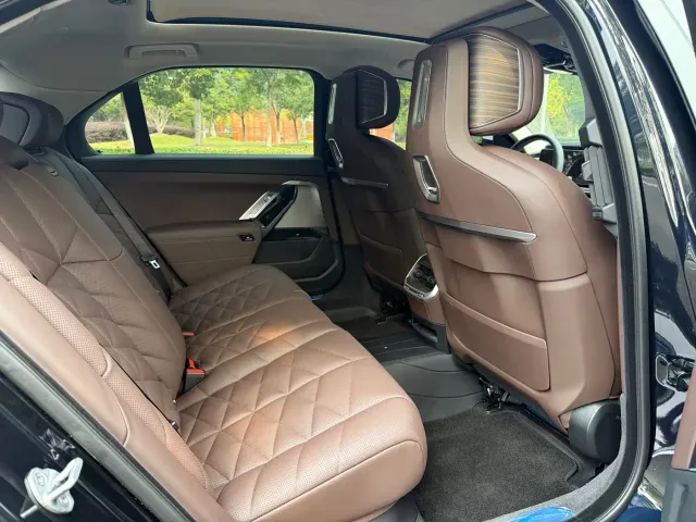 BMW 7 Series — Фото автомобиля 8