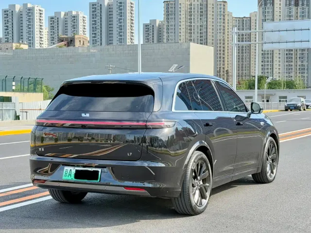 Li Auto L7 — Фото автомобиля 8