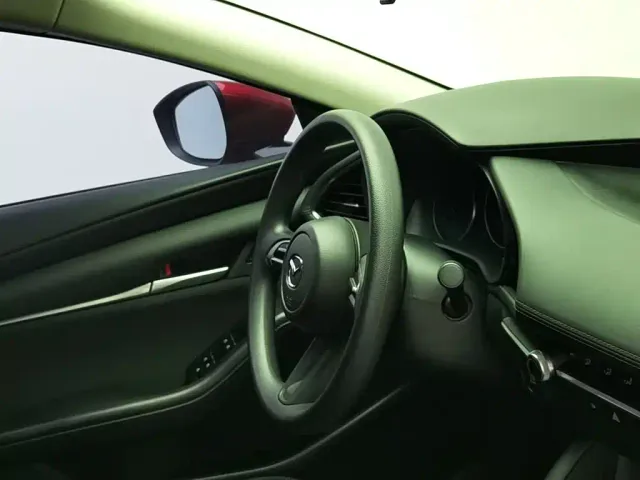 Mazda Axela — Фото автомобиля 22