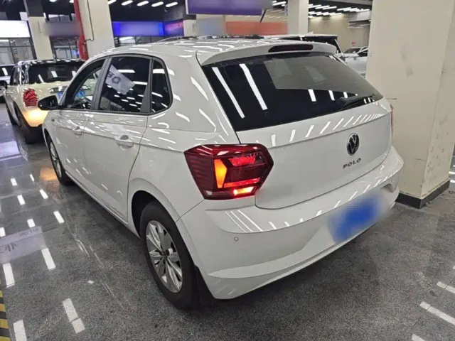 Volkswagen Polo — Фото автомобиля 4