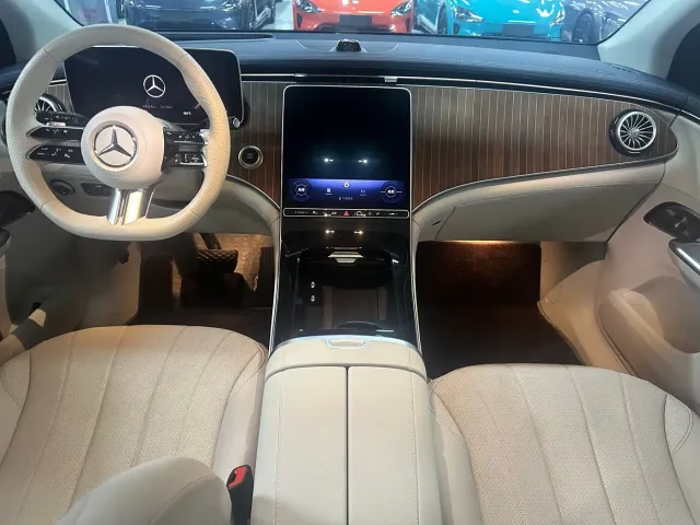 Mercedes-Benz EQE SUV — Фото автомобиля 6