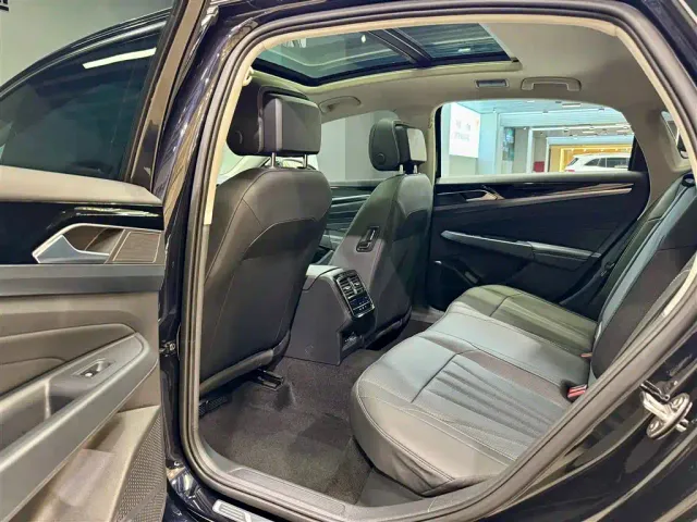 Volkswagen Passat — Фото автомобиля 19