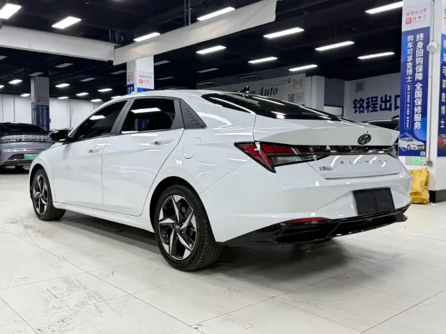 Hyundai Elantra — Фото автомобиля 7