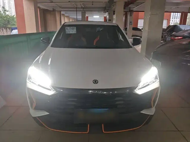 Dongfeng Yixuan — Фото автомобиля 2