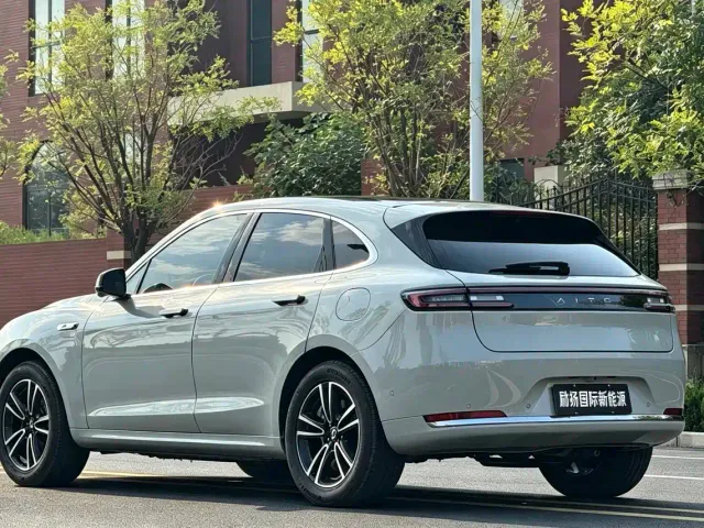 Aito M5 — Фото автомобиля 7