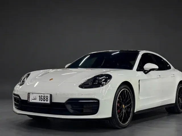 Фотография автомобиля — Porsche Panamera