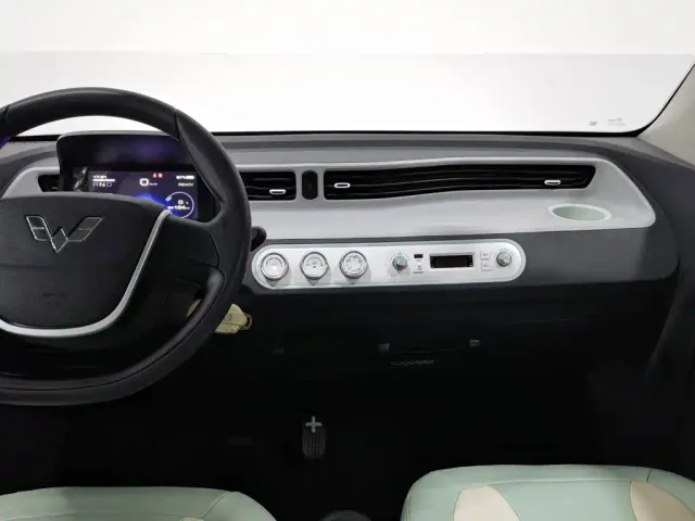 Wuling Hongguang Mini EV — Фото автомобиля 12
