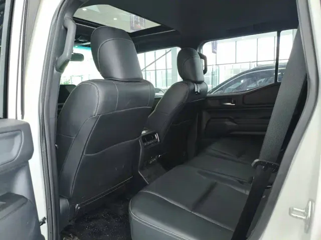 Toyota Prado — Фото автомобиля 14