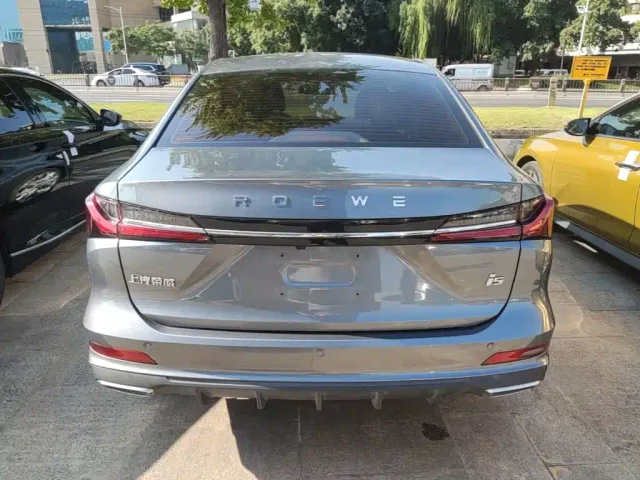 Roewe i5 — Фото автомобиля 5