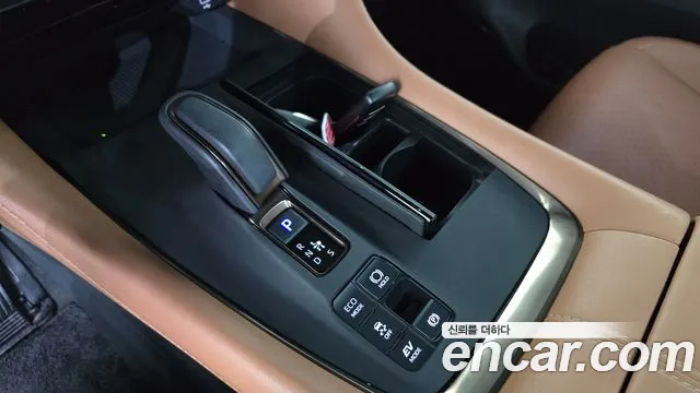 Toyota Alphard — Фото автомобиля 7