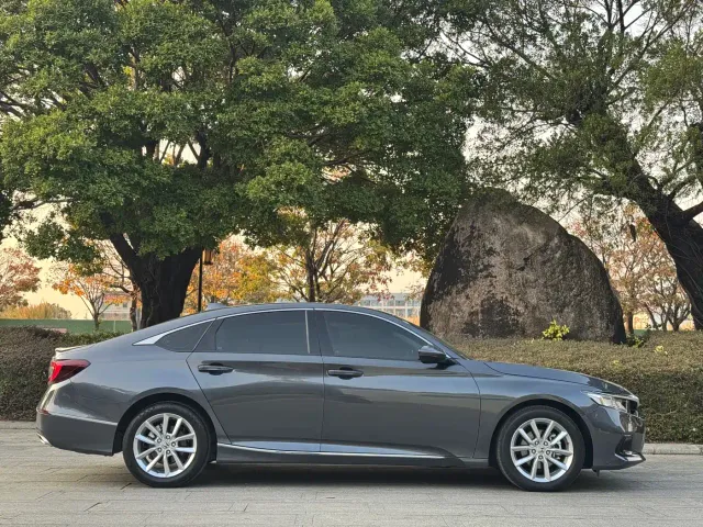 Honda Accord — Фото автомобиля 15