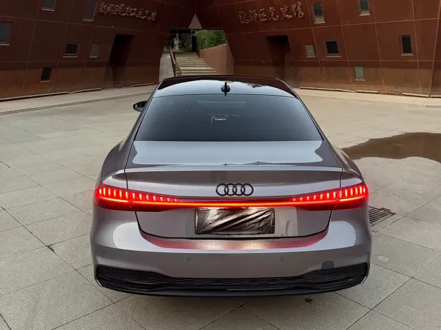 Audi A7L — Фото автомобиля 7