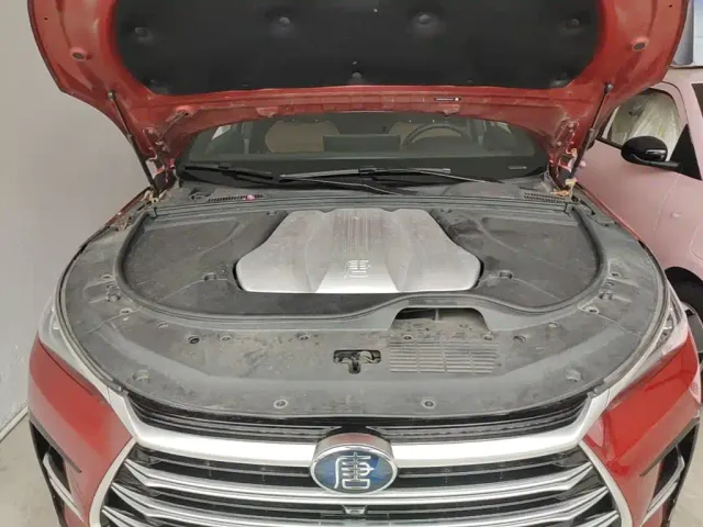 BYD Tang — Фото автомобиля 15