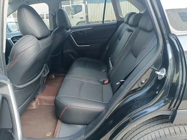 Toyota Wildlander — Фото автомобиля 12